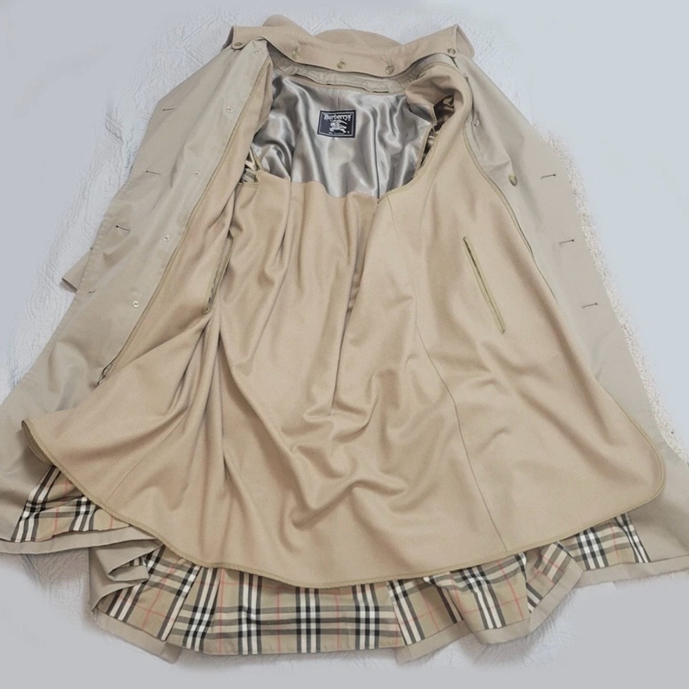 Vintage Near Mint Burberry Beige Trench Coat - Picture 9 of 10
